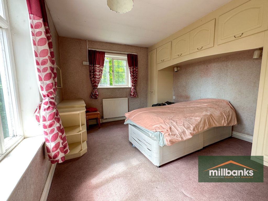 4 bed detached house for sale in Surrogate Street, Attleborough, Norfolk NR17, £420,000
