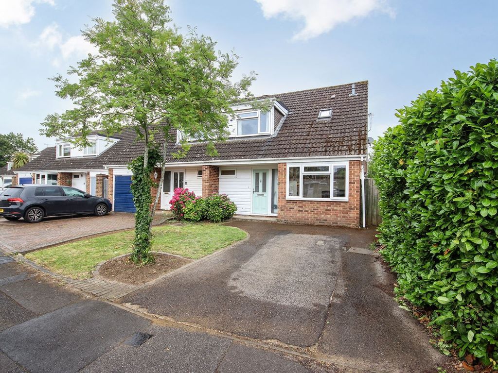 3 bed semi-detached house for sale in Gainsborough Drive, Maidenhead SL6, £475,000