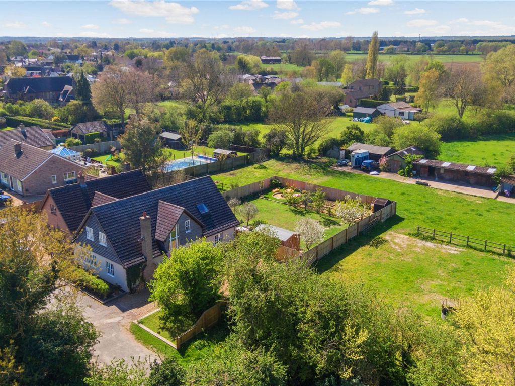 4 bed detached house for sale in The Fen, Fenstanton, Cambridgeshire, Sat Nav: PE28, £700,000