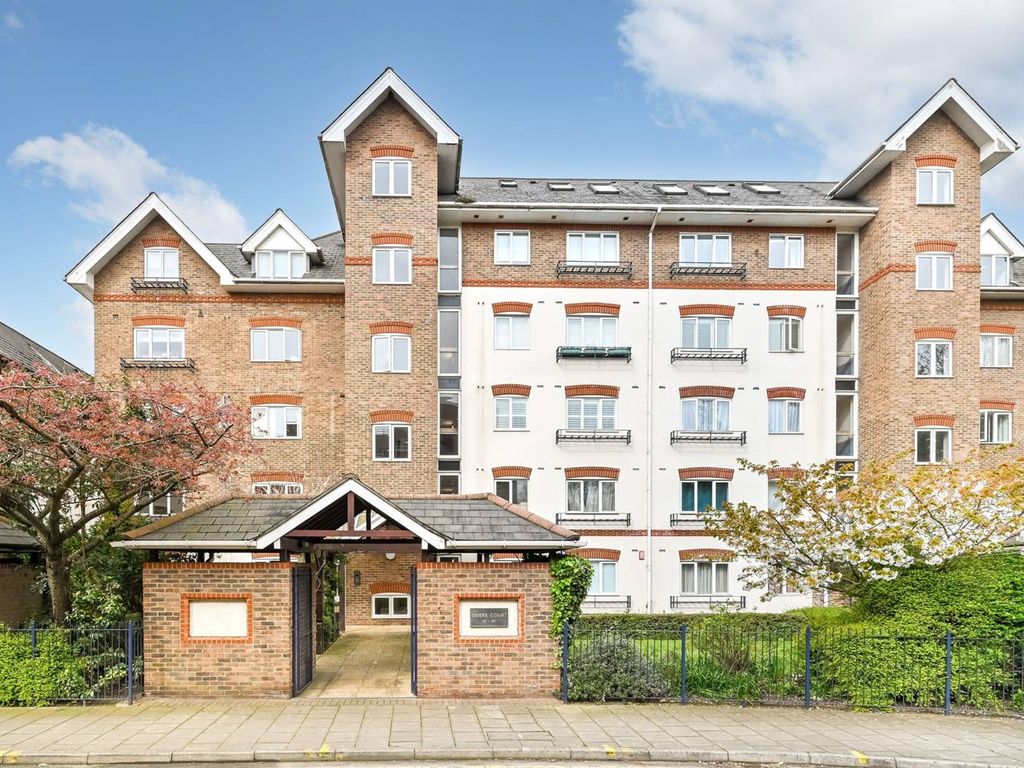 2 bed flat for sale in Steadfast Road, Kingston, Kingston Upon Thames KT1, £500,000