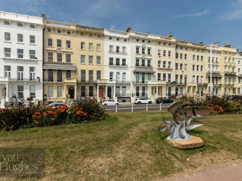 3 bed flat for sale in Marina, St. Leonards-On-Sea TN38, £350,000