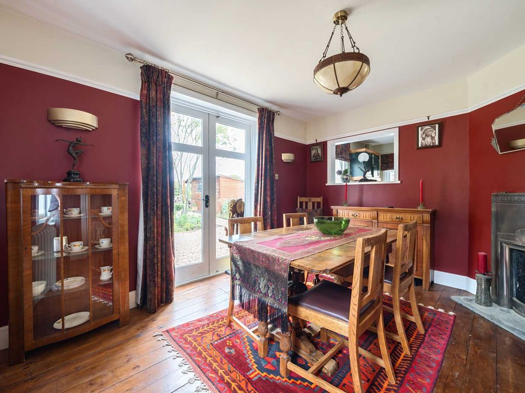 3 bed detached house for sale in Church End, Biddenham MK40, £650,000
