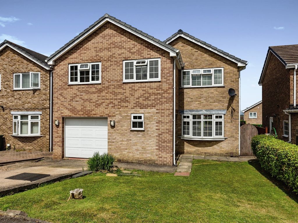 4 bed detached house for sale in Westmoor Crescent, Barnsley S75, £425,000