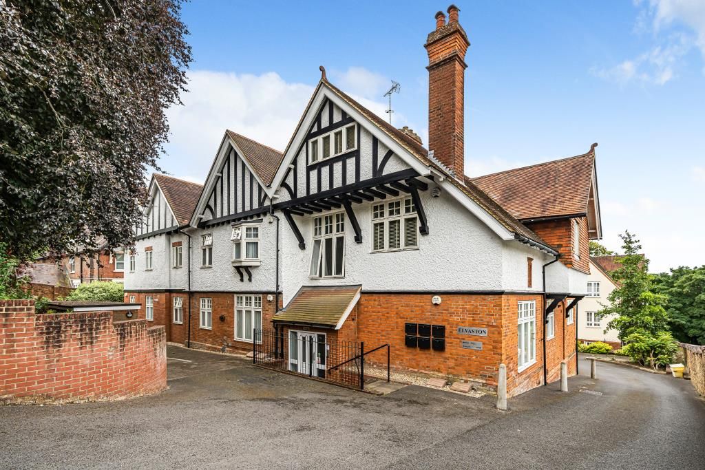 2 bed maisonette for sale in High Wycombe, Buckinghamshire HP13, £400,000