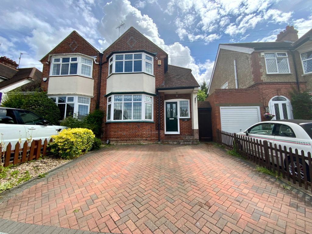 3 bed semi-detached house for sale in Wardown Crescent, Luton, Bedfordshire LU2, £425,000