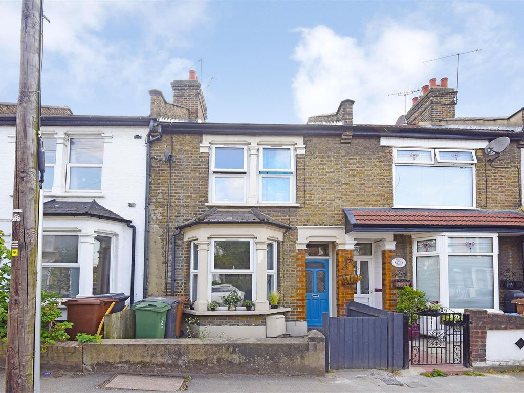 3 bed property for sale in St. John's Road, London E17, £575,000