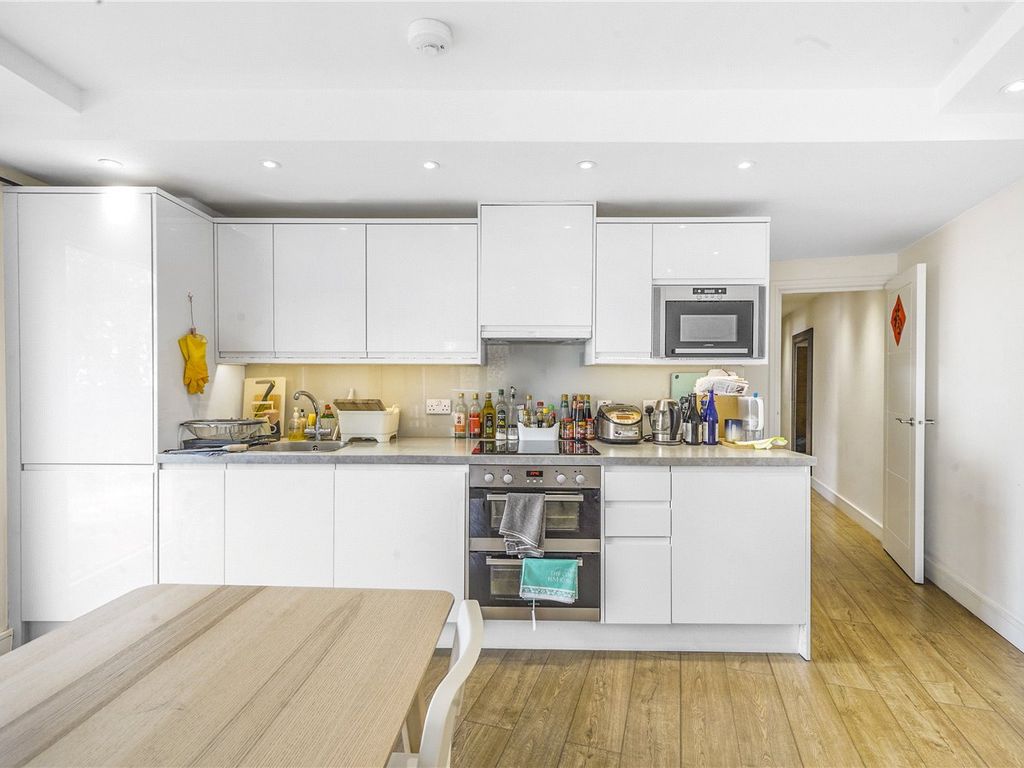 2 bed flat for sale in Denehurst Gardens, London W3, £485,000