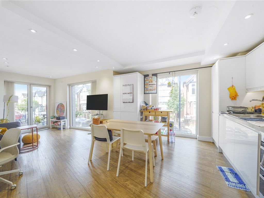 2 bed flat for sale in Denehurst Gardens, London W3, £485,000