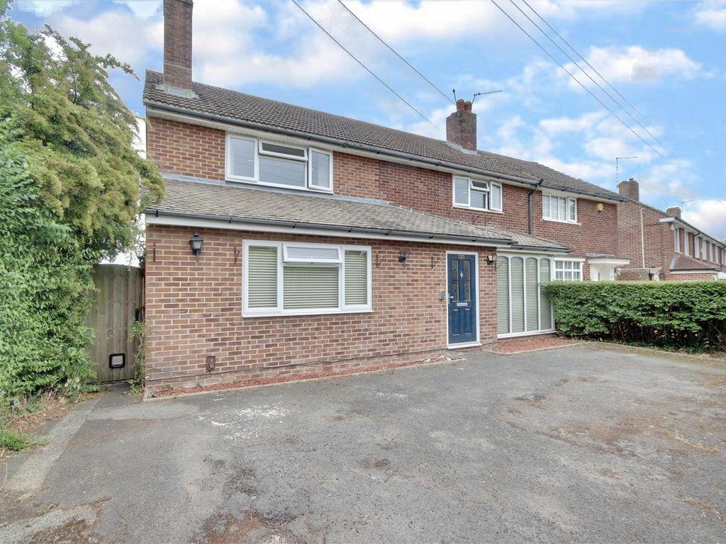 6 bed semi-detached house for sale in Harestock Road, Havant PO9, £400,000
