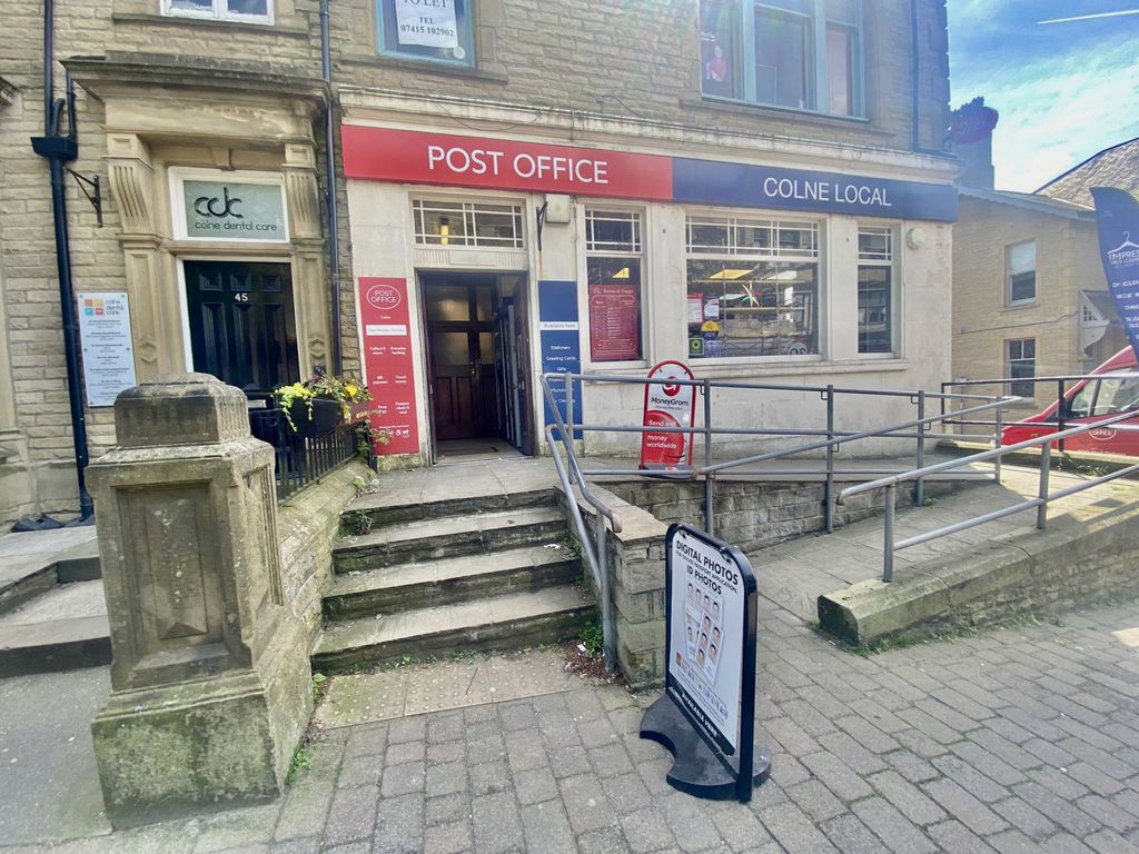 Office to let in Albert Road, Colne BB8, £7,200 pa