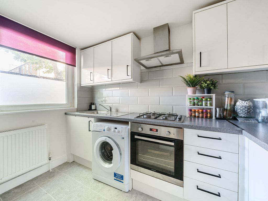 1 bed flat for sale in Beachcroft Way, London N19, £340,000