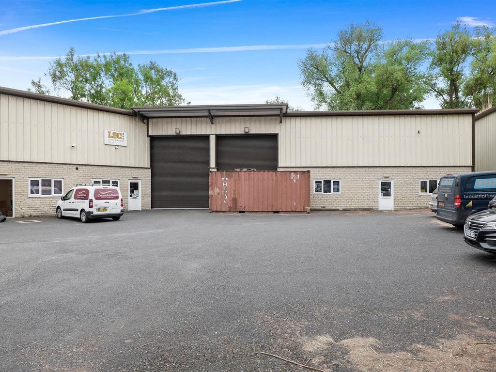 Light industrial to let in Bourton Industrial Park, Bourton-On-The-Water, Cheltenham GL54, £34,000 pa
