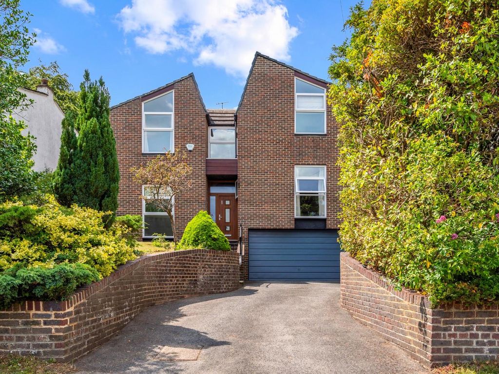 4 bed detached house for sale in Chipstead Way, Banstead SM7, £850,000