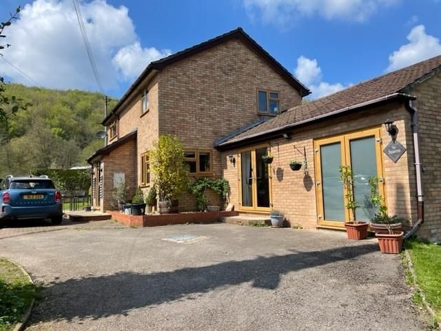 5 bed detached house for sale in Lower Road, Soudley, Gloucestershire GL14, £475,000