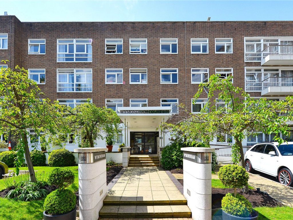 2 bed flat for sale in Wymondham Court, St. Johns Wood Park, London NW8, £1,495,000
