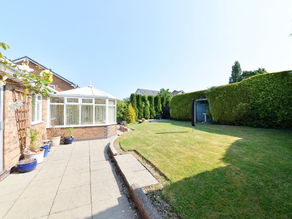 2 bed detached bungalow for sale in Bridge Meadow Drive, Knowle, Solihull B93, £625,000