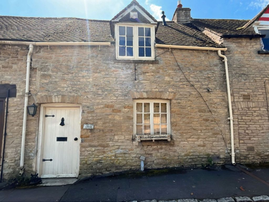 2 bed terraced house for sale in Union Street, Stow On The Wold GL54, £365,000
