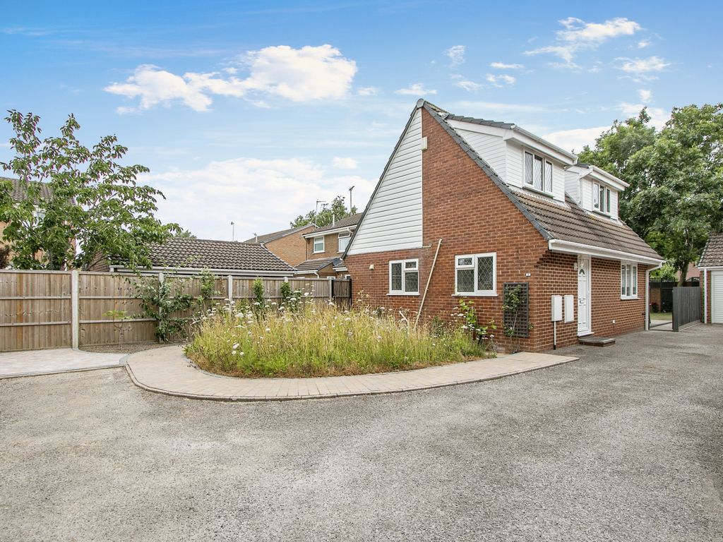 2 bed detached house for sale in Seatown Close, Canford Heath, Poole, Dorset BH17, £350,000