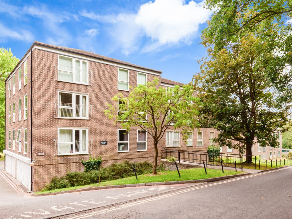 2 bed flat for sale in Cheney Lane, Headington, Oxford OX3, £340,000