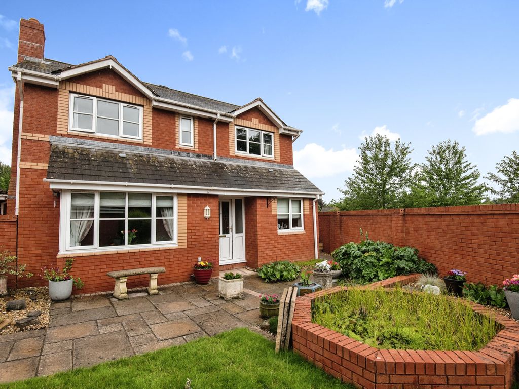 4 bed detached house for sale in Baxter Close, Exeter EX2, £550,000