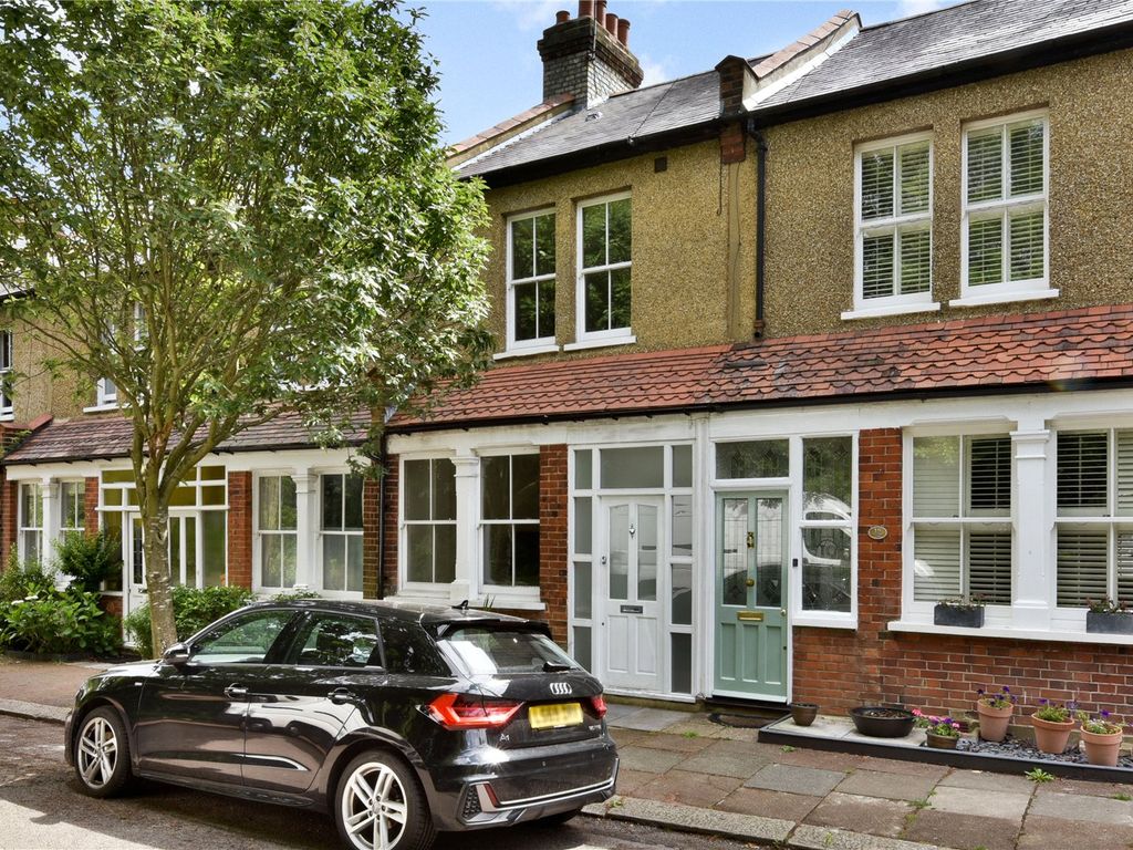 2 bed terraced house for sale in Old Fold Lane, Barnet EN5, £700,000