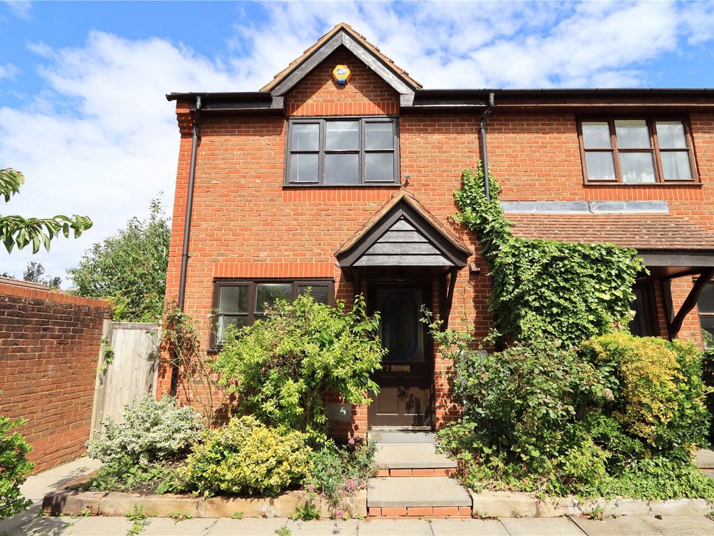 3 bed end terrace house for sale in Deacon Place, Middleton, Milton Keynes, Buckinghamshire MK10, £350,000