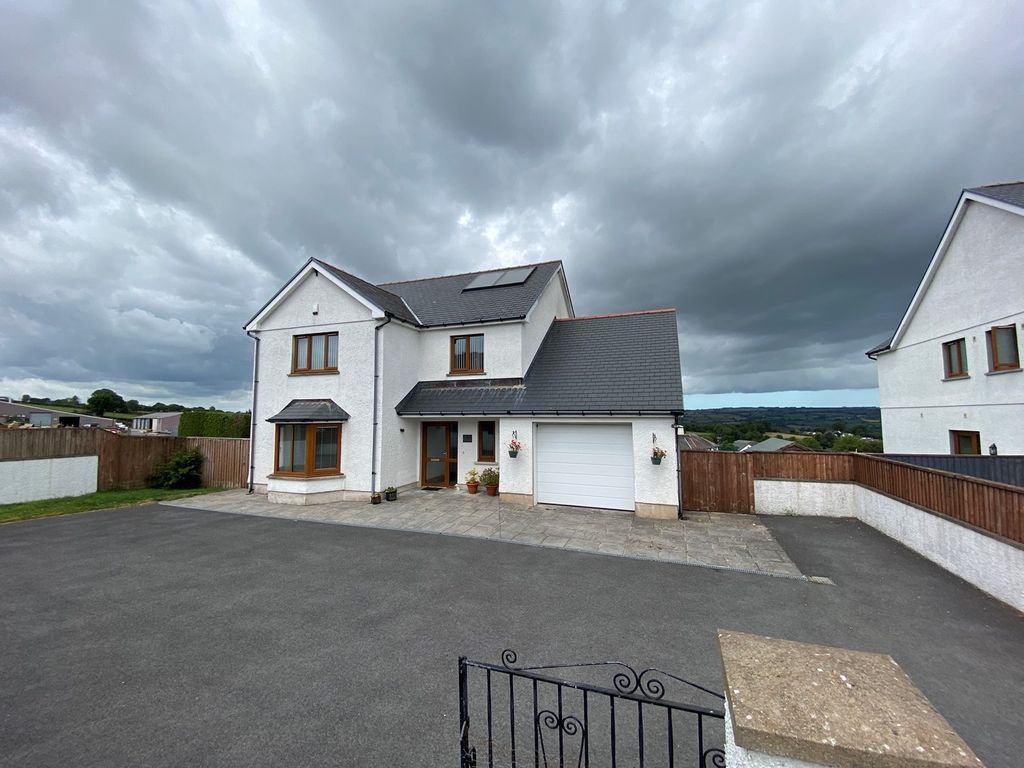 3 bed detached house for sale in Llanllwni, Pencader SA39, £375,000