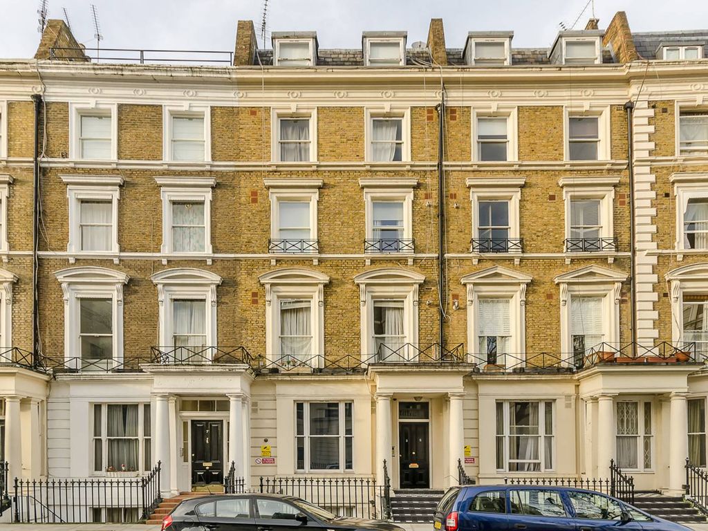 2 bed flat for sale in Collingham Place, South Kensington, London SW5, £965,000