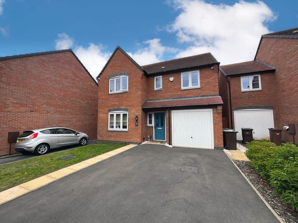 4 bed detached house for sale in Chalfont Drive, Nottingham NG8, £380,000