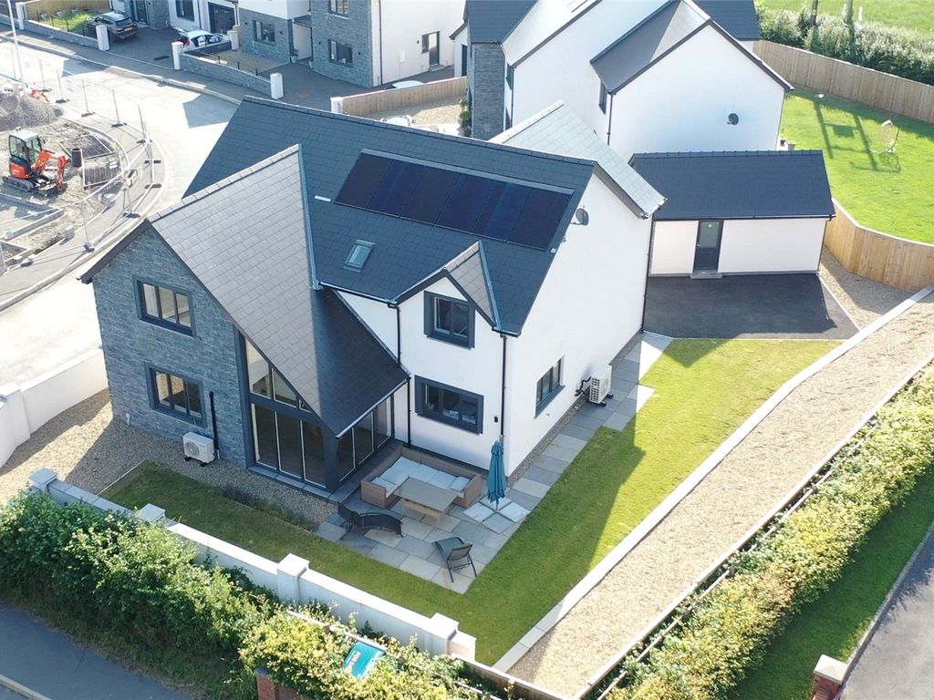 4 bed detached house for sale in Llys Llewelyn, Peniel, Carmarthen, Carmarthenshire SA32, £575,000
