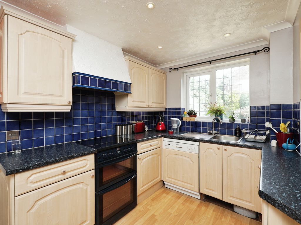 3 bed detached house for sale in Sundew Road, Hemel Hempstead HP1, £610,000