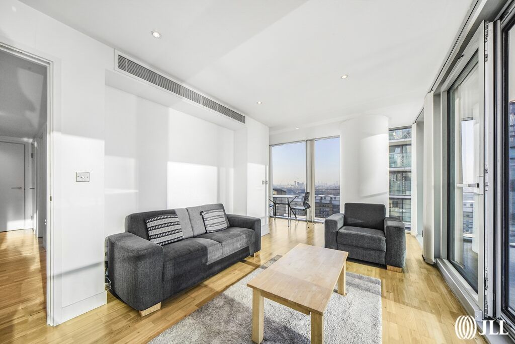 1 bed flat for sale in Marsh Wall, London E14, £475,000