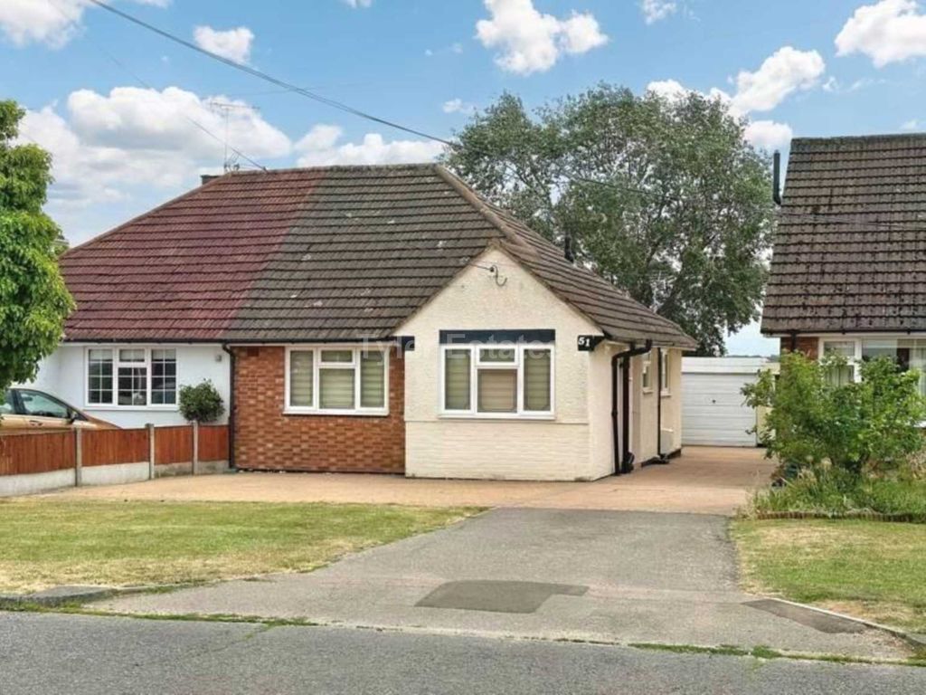 2 bed semi-detached bungalow for sale in Mill Road, Billericay CM11, £425,000