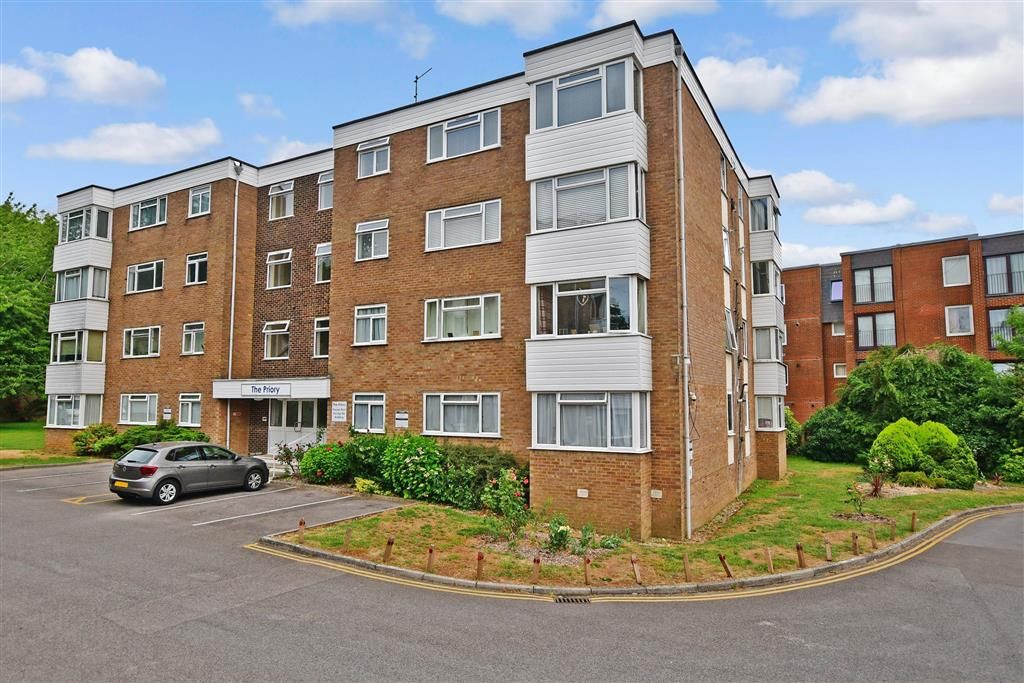 2 bed flat for sale in London Road, Brighton, East Sussex BN1, £300,000