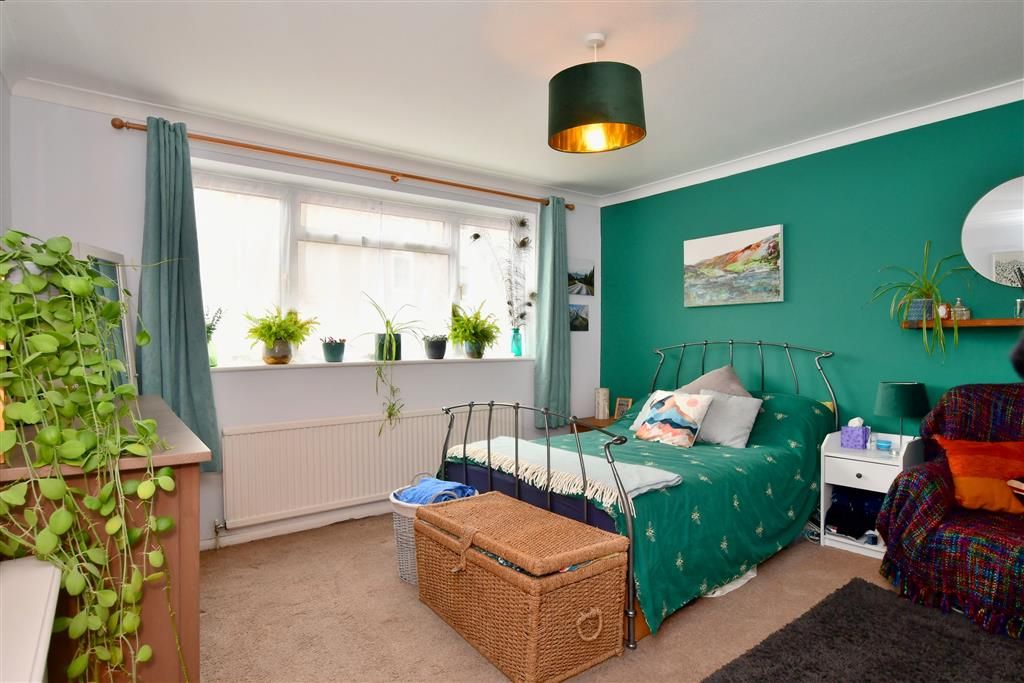 2 bed flat for sale in London Road, Brighton, East Sussex BN1, £300,000