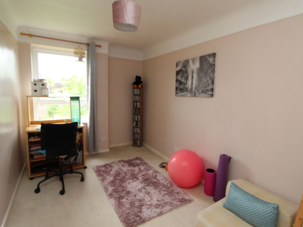 2 bed flat for sale in Plumley Close, Vicars Cross, Chester, Cheshire CH3, £165,000