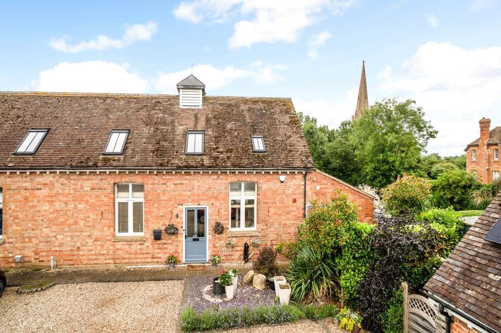 4 bed barn conversion for sale in Stratford Road, Honeybourne, Worcestershire WR11, £675,000