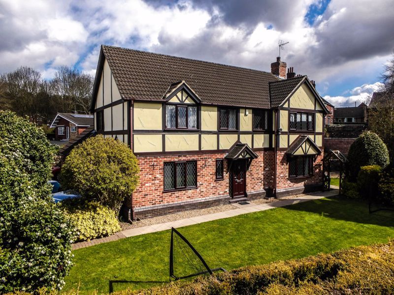 4 bed detached house for sale in Crewe Road, Madeley Heath, Crewe CW3, £425,000