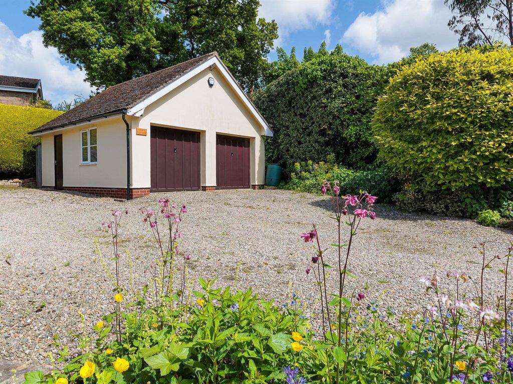4 bed detached bungalow for sale in Quarry Lane, Kelsall, Tarporley CW6, £775,000