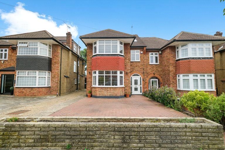 4 bed semi-detached house for sale in Overton Road, London N14, £925,000