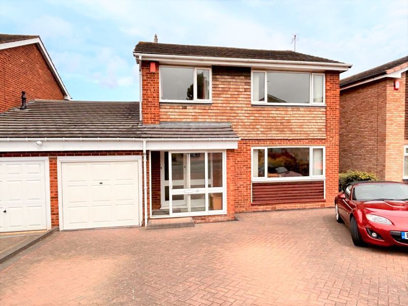 4 bed link-detached house for sale in Milcote Drive, 152334 B73, £261,250