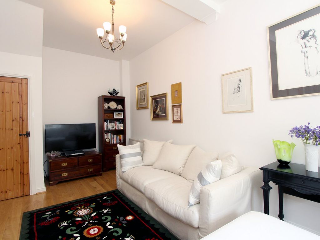 3 bed detached house for sale in Coopers Mews, Watford WD25, £625,000