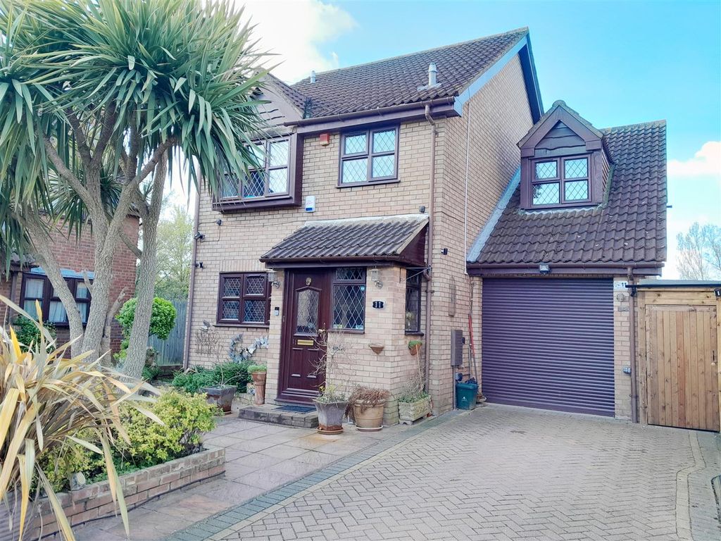 4 bed detached house for sale in Strone Way, Yeading, Hayes UB4, £699,950