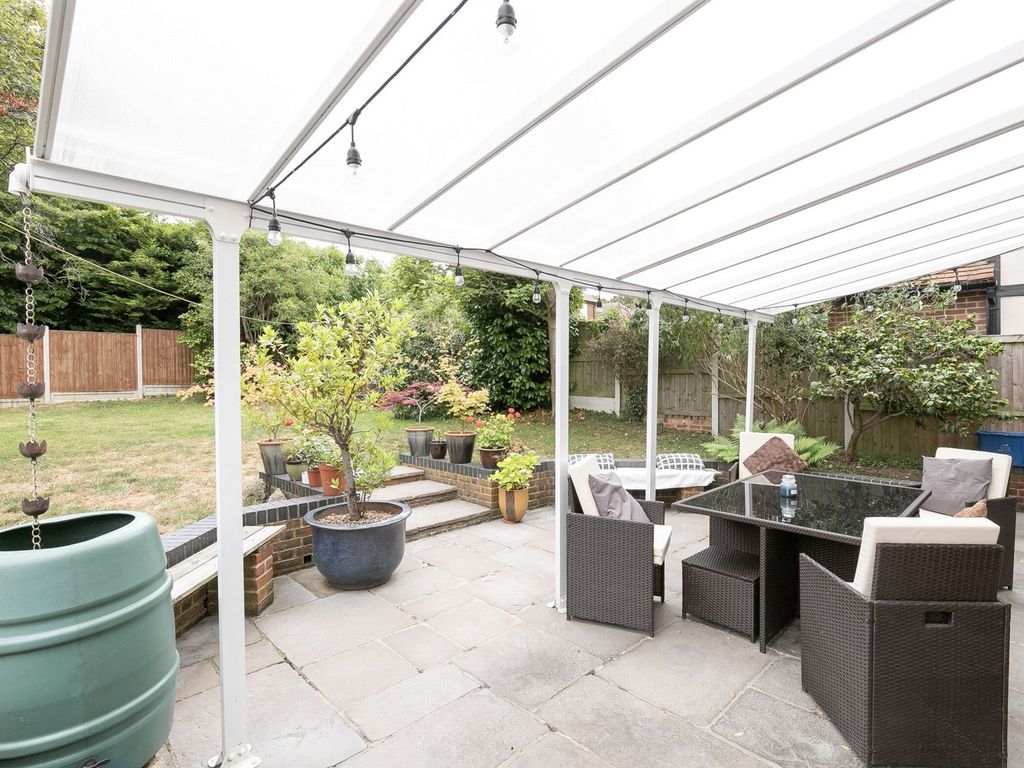 5 bed detached house for sale in Brancepeth Gardens, Buckhurst Hill IG9, £1,200,000