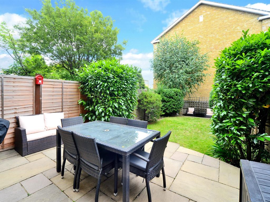 4 bed town house for sale in Chadwick Place, Long Ditton, Surbiton KT6, £995,000