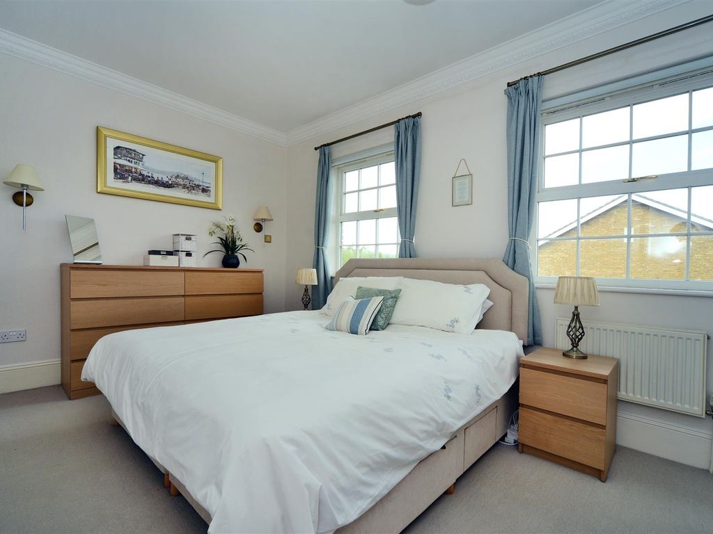 4 bed town house for sale in Chadwick Place, Long Ditton, Surbiton KT6, £995,000