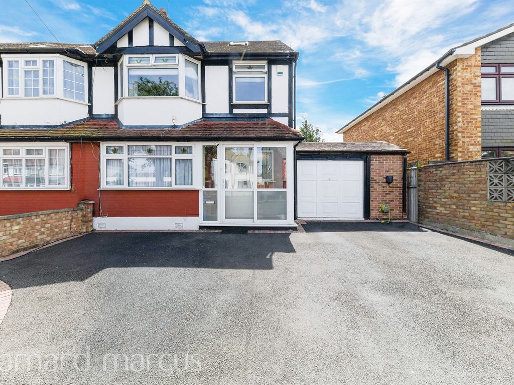 5 bed end terrace house for sale in Sherwood Park Road, Mitcham CR4, £575,000