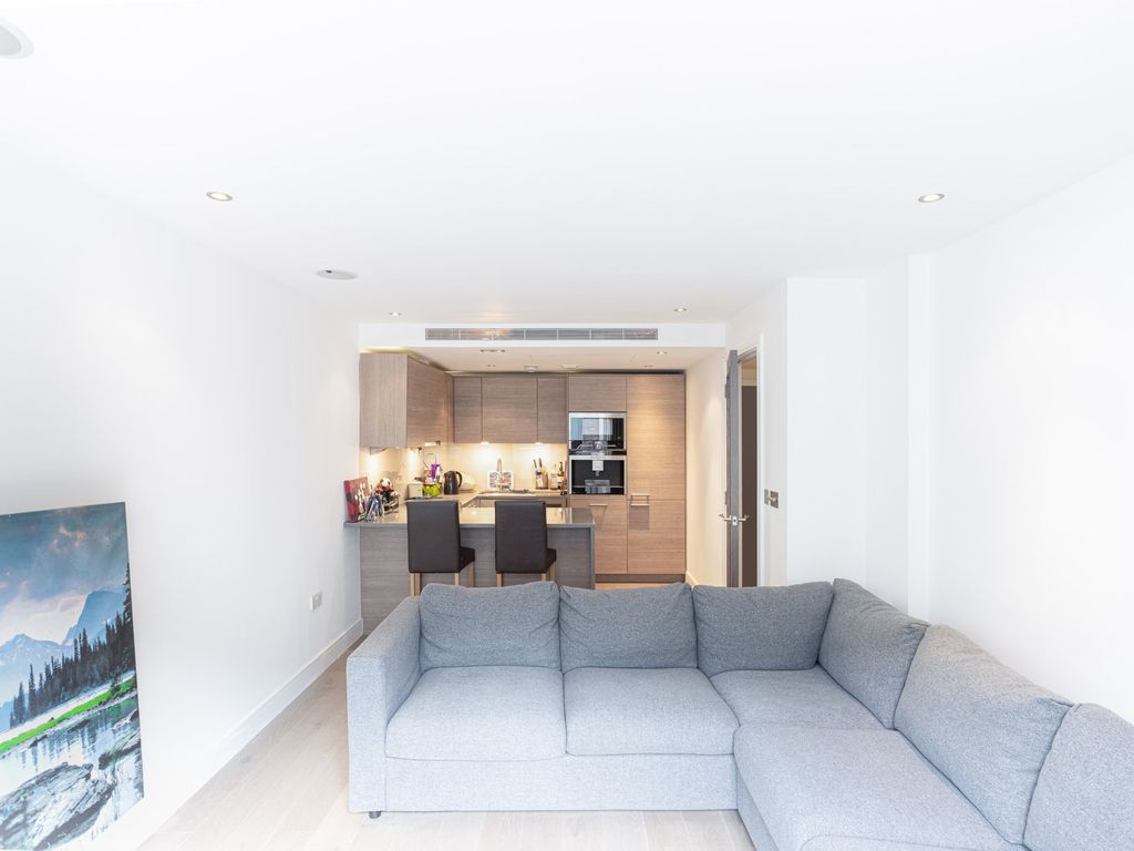 1 bed flat for sale in Park Street, Chelsea Creek, Fulham SW6, £590,000