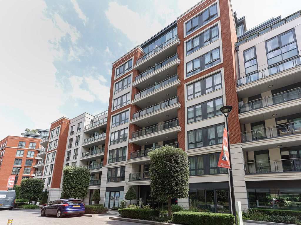 1 bed flat for sale in Park Street, Chelsea Creek, Fulham SW6, £590,000