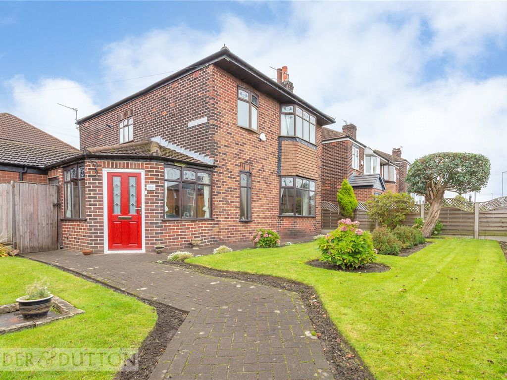 5 bed detached house for sale in Hollinwood Avenue, Chadderton, Oldham OL9, £350,000